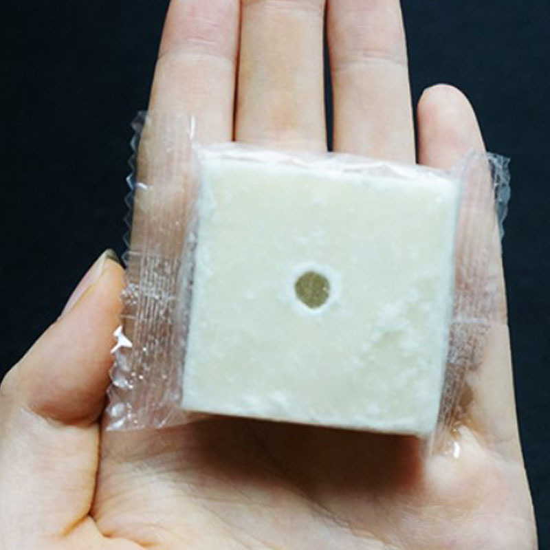 Outdoor barbecue combustion-supporting wax block fuel block ignition combustion-supporting agent solid wax block Kongming lamp wax block wholesale