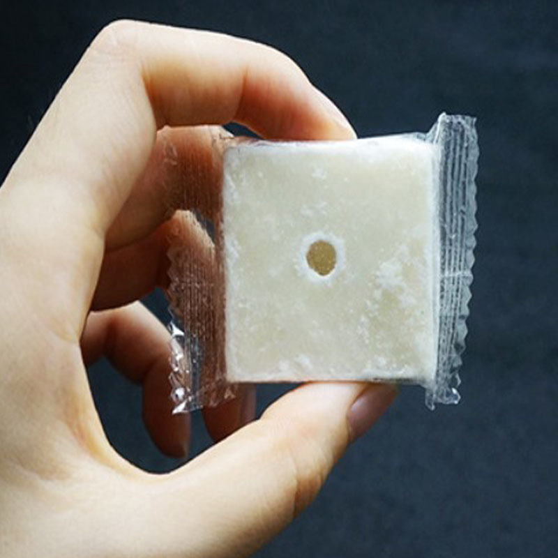 Outdoor barbecue combustion-supporting wax block fuel block ignition combustion-supporting agent solid wax block Kongming lamp wax block wholesale