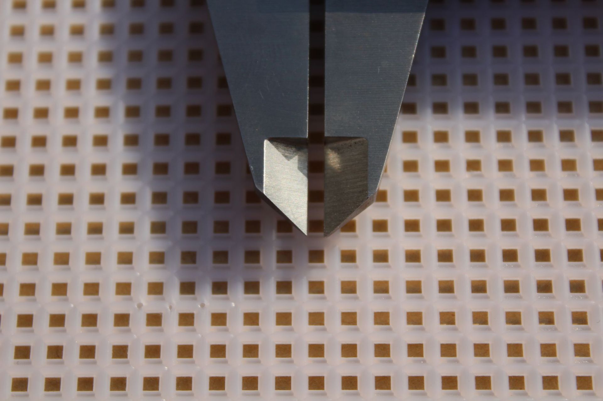 7tc three-dimensional embroidery can be cut grid 26x33.5cmpc grid board three-dimensional embroidery tissue box special hook bag