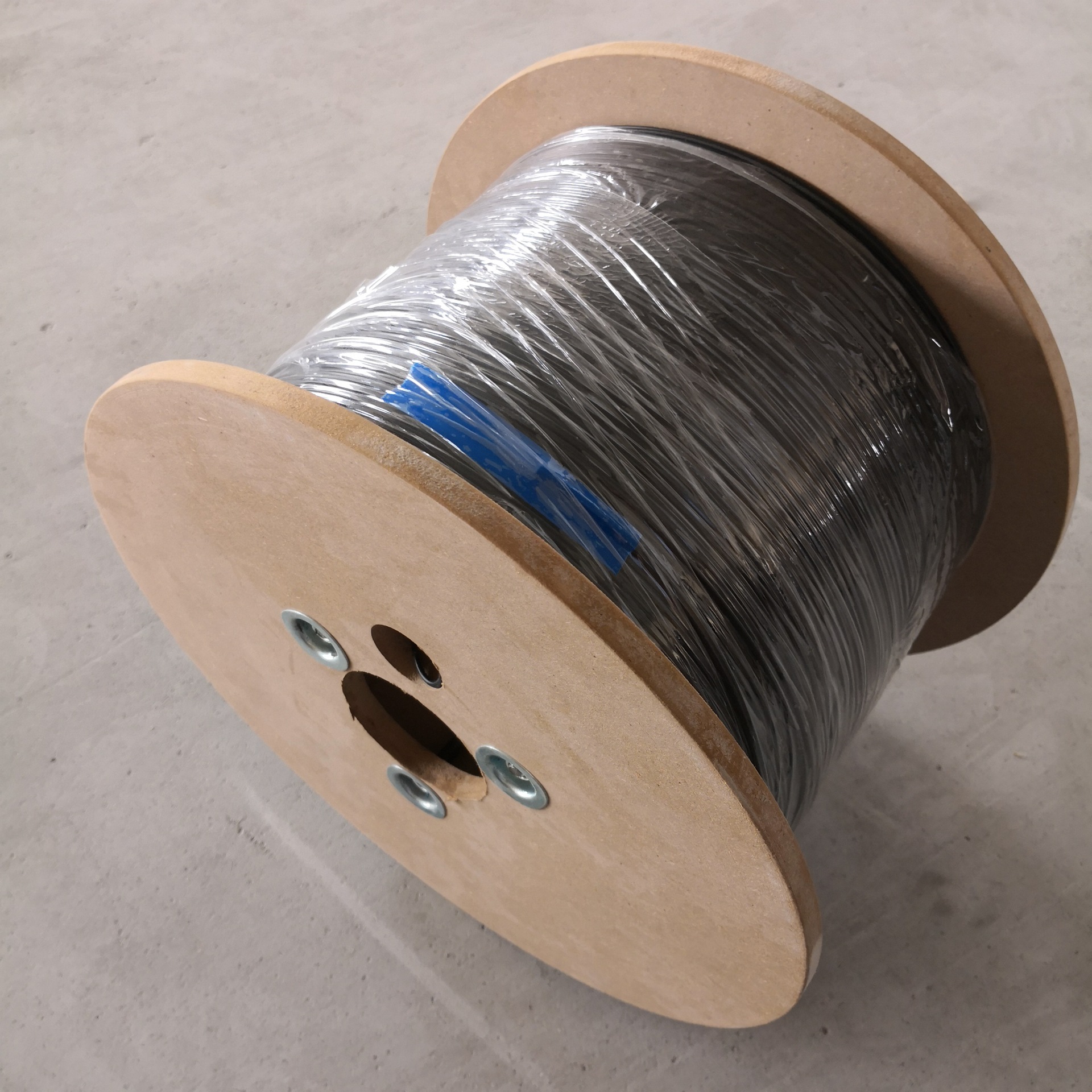 Factory Direct indoor and outdoor leather cable optical cable household optical fiber cable butterfly-shaped introduction of optical fiber Changfei optical fiber telecom-grade