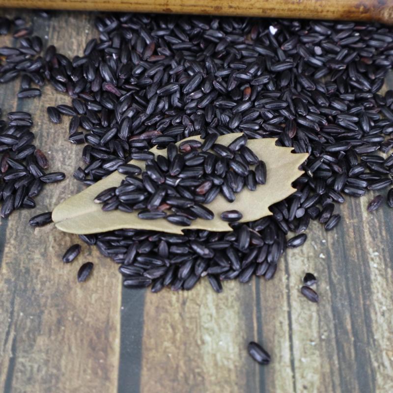 A large number of wholesale black rice northeast black fragrant rice five grains coarse grains black rice black rice large favorably