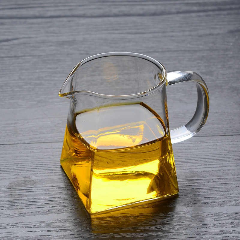 Factory wholesale thickened glass fair Cup high temperature resistant glass tea parting large glass tea sea tea ceremony accessories