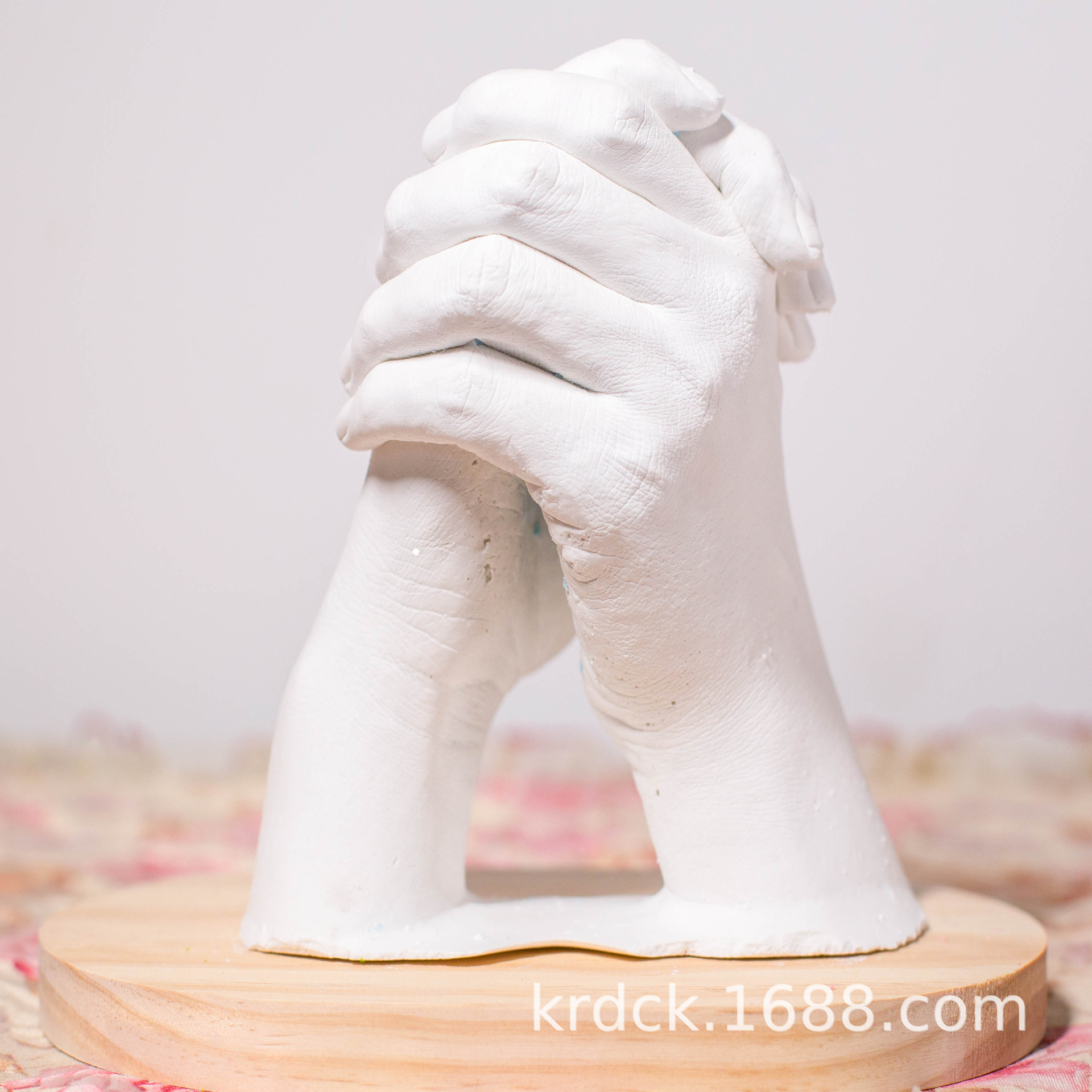 Hand touch clone powder model powder 3D three-dimensional gypsum powder adult hand and foot lovers hand touch powder trembles with handprint paste