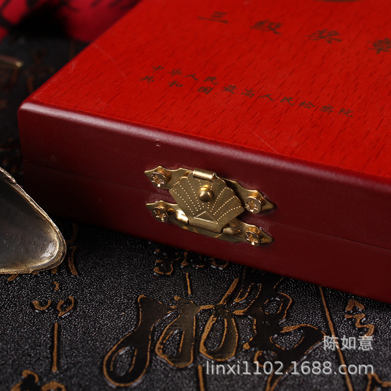 Factory wholesale commemorative coin wooden box production medal medal logo packaging box high-grade badge flip box set