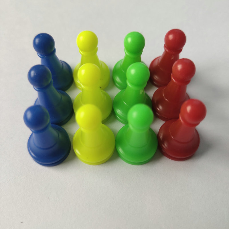 Wholesale supply of entertainment teaching games checkers chess pieces 1.2*1.8cm color hollow plastic accessories pieces