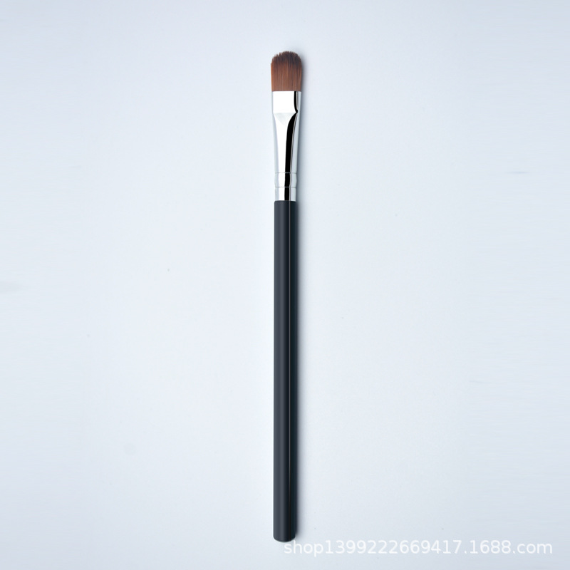 Factory direct single makeup brush new eye shadow brush beginner portable beauty makeup brush lip brush wholesale