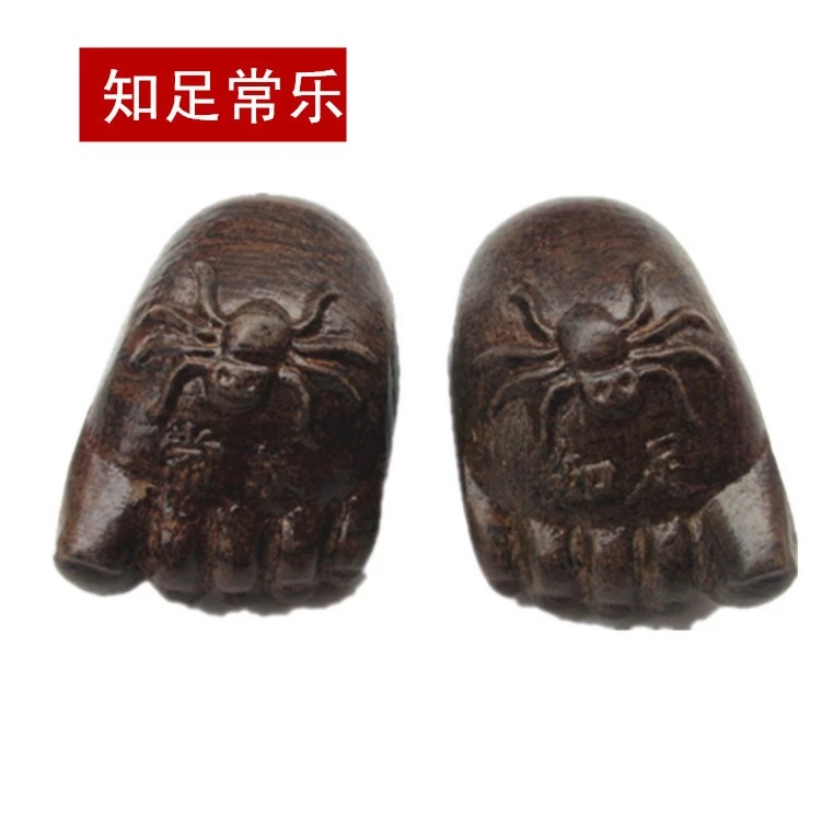 Factory spot Vietnam India agarwood hand piece string Wen play wood carving walnut fu pig decoration style many batches