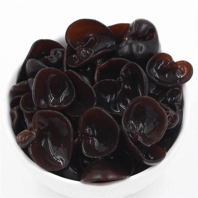 Runjiang Lake Exhibition Street Stall Northeast Black Fungus Mouse Ear Dried Fungus Fungus Bulk Weighing Fungus Wild Cloud Ear