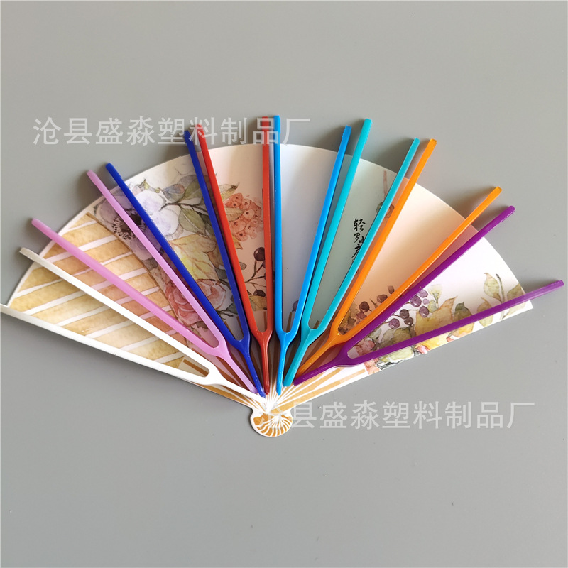 Plastic tweezers in stock wholesale disposable plastic clip elbow children's toy diy handmade plastic tweezers