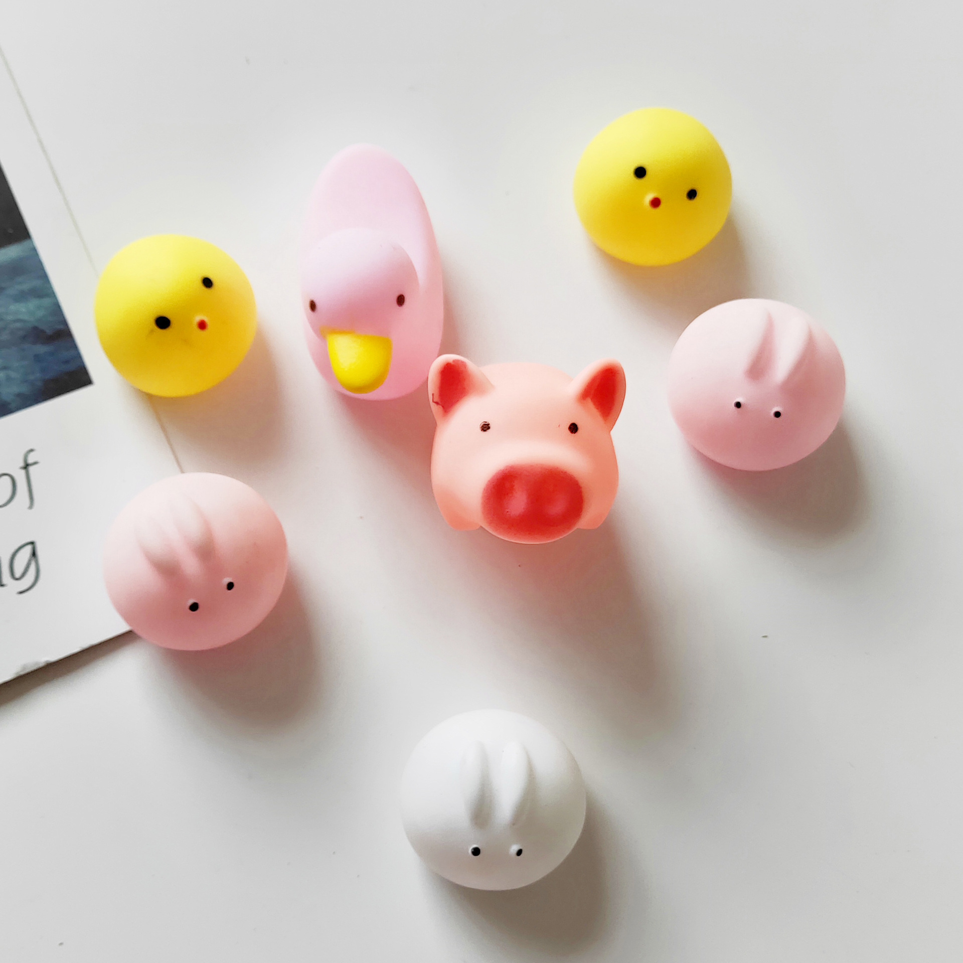 Water-playing small pink pig mini bath toys baby water-playing small duck vinyl children's educational toys wholesale