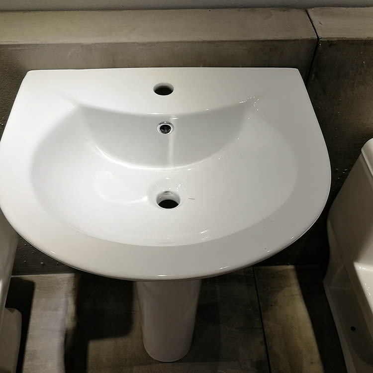 Middle East Arab one-piece toilet column wash basin engineering toilet direct flush large diameter hotel toilet