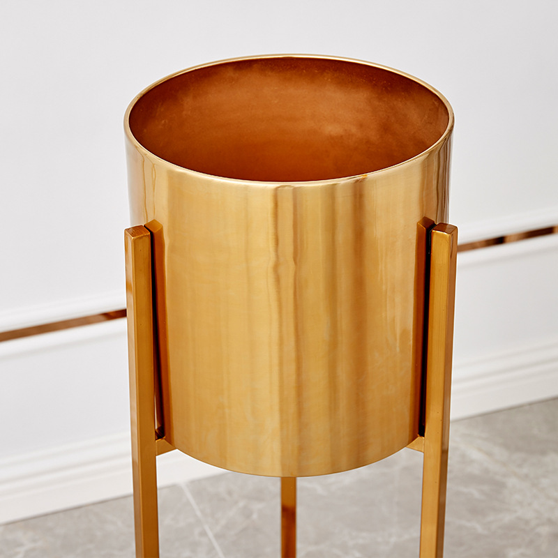 Cross-Border Metal Light Luxury Floor-Standing Ornaments High-End Creative Living Room Home Tv Cabinet Sofa Decorative Vase Wholesale