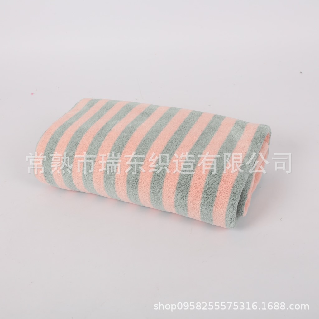 Factory Wholesale Warp-Knitted Polyester-Cotton Cationic White Fabric in Stock, Suitable for Clothing, Blankets, Home Textiles, and Pajamas, with Customizable Colors 
