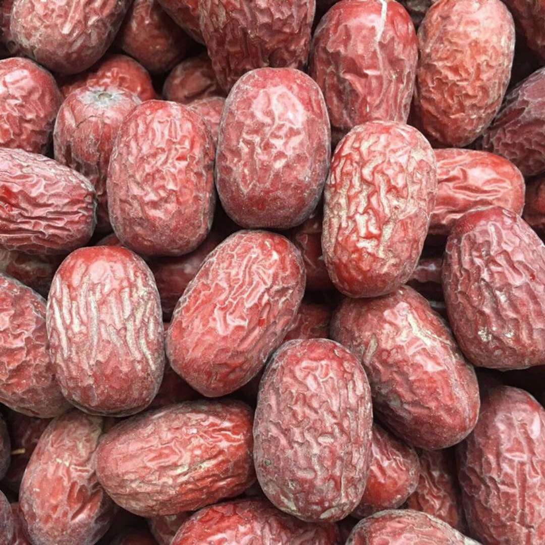 Xinjiang uncleaned gray jujube with soil large red dates bulk meat thick sweet hanging dried gray jujube