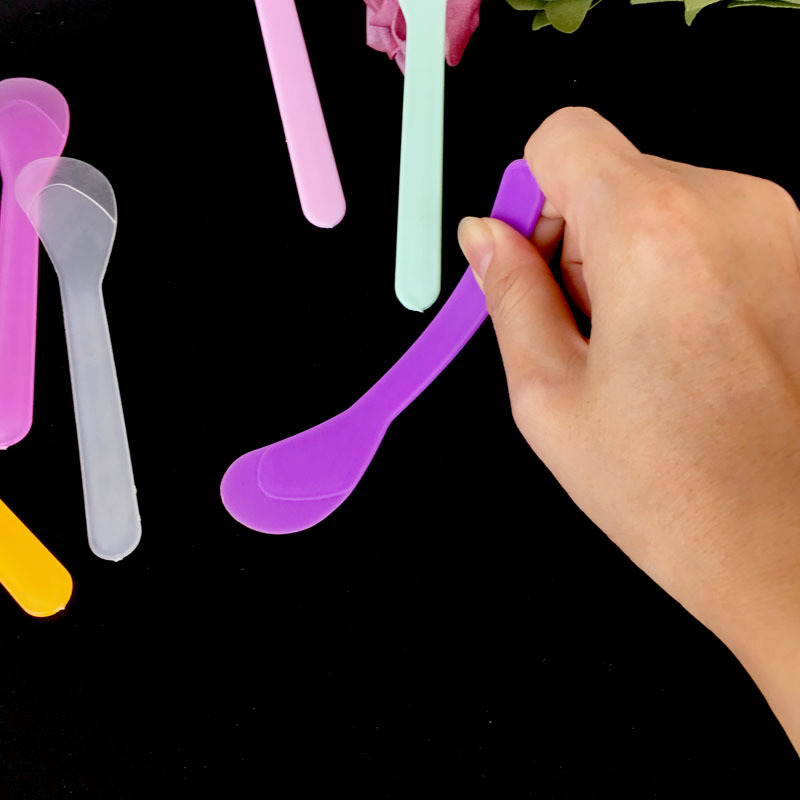 in stock wholesale mini spatula eye cream scoop mask stick beauty tools mask spoon plastic smear stick small spoon