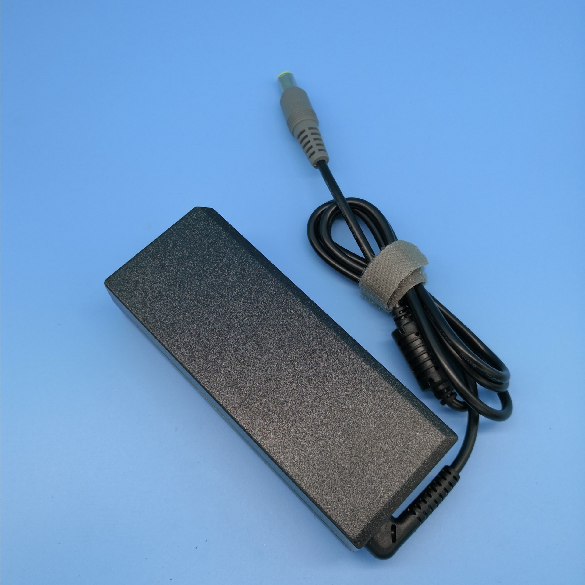 Applicable to LENOVO LENOVO notebook power adapter 90W20V4.5A90W charger interface 8.0 pin