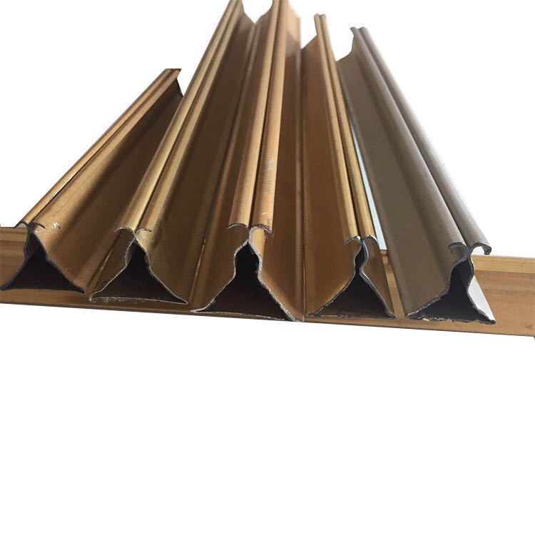 Треугольная ребристая алюминиевая накладка, вспомогательный материал для рекламных щитов, производитель ребристых панелей с большим запасом, выгодная цена, влагостойкий потолок