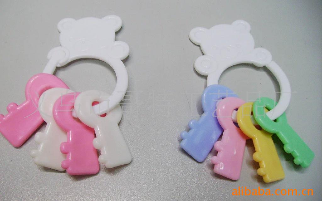 Manufacturers supply educational toys bear rattles, key toys, baby toys Key toys
