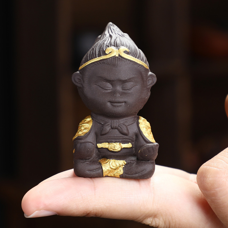 New purple sand tea pet decoration boutique Sun Wukong small Qi Tian Da Sheng Kung Fu Tea ceremony Tea play car creative ceramics