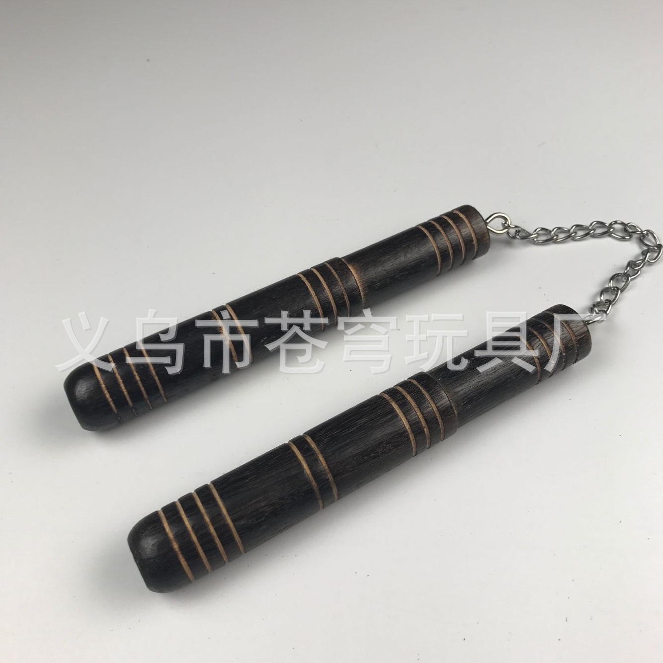 Factory direct wooden Mini small nunchaku beginners practice solid wood nunchaku nunchaku nunchaku scenic toys