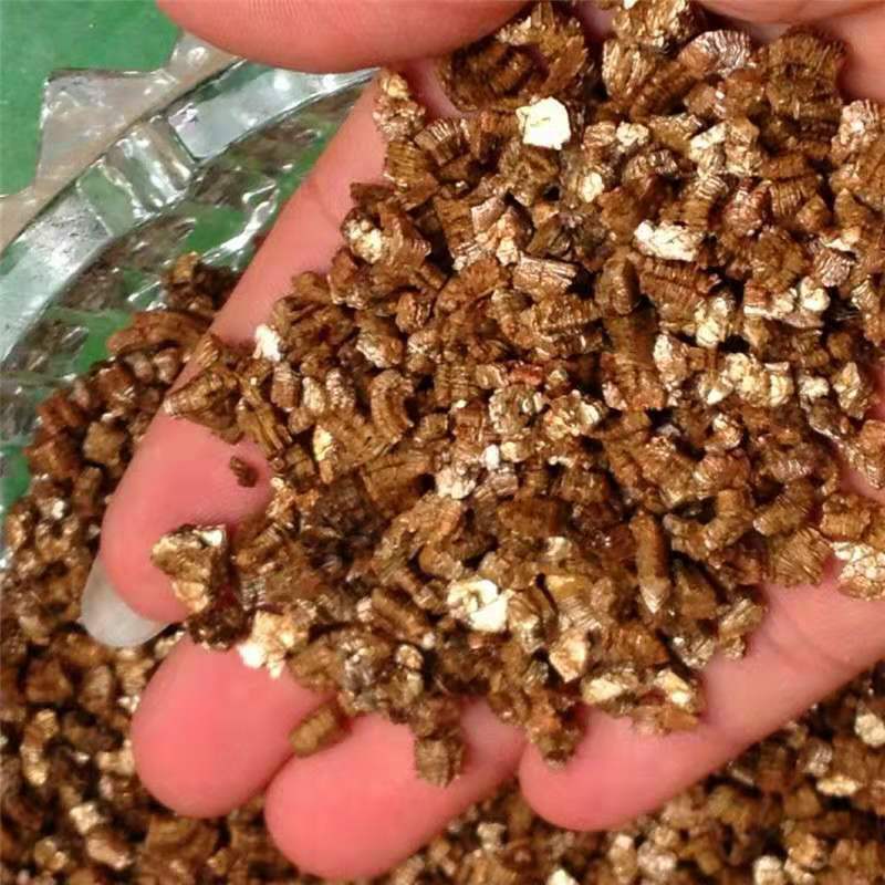 Manufacturer Supplies Vermiculite 1-3 2-4 3-6mm Gardening Cutting Seedling Matrix Vermiculite Thermal Insulation and Fireproof Vermiculite