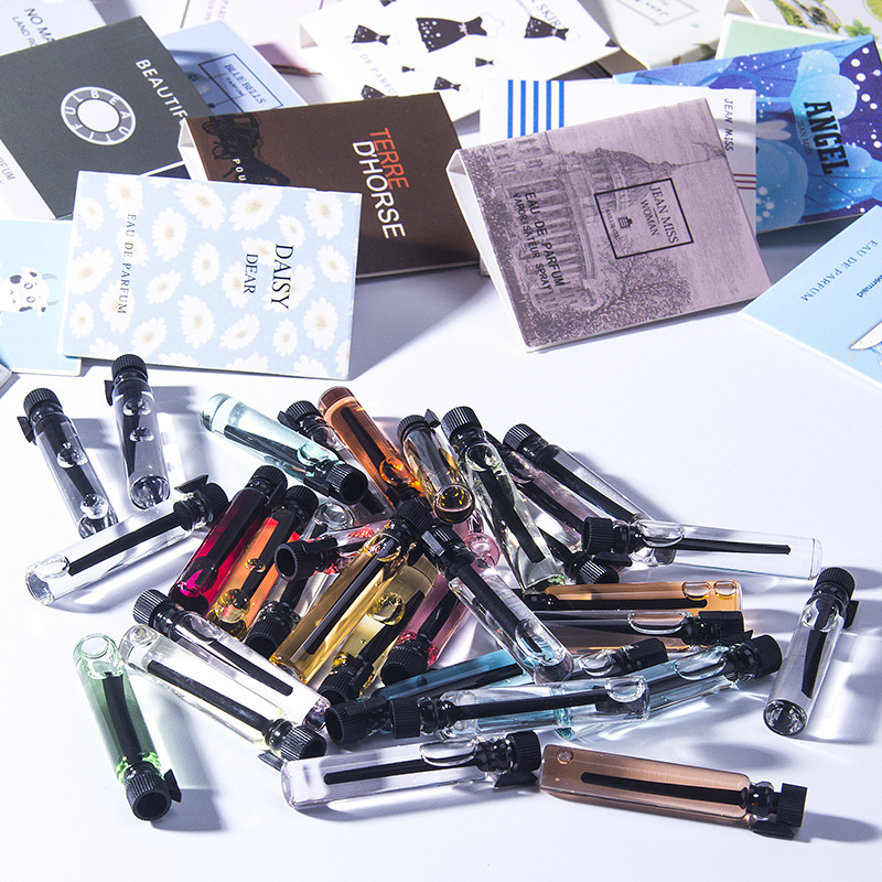 Xiaocheng Yixiang Card Perfume Sample 2ml High Quality Men's and Women's Perfume Long-Lasting Fragrance Q Version Perfume Trial Pack