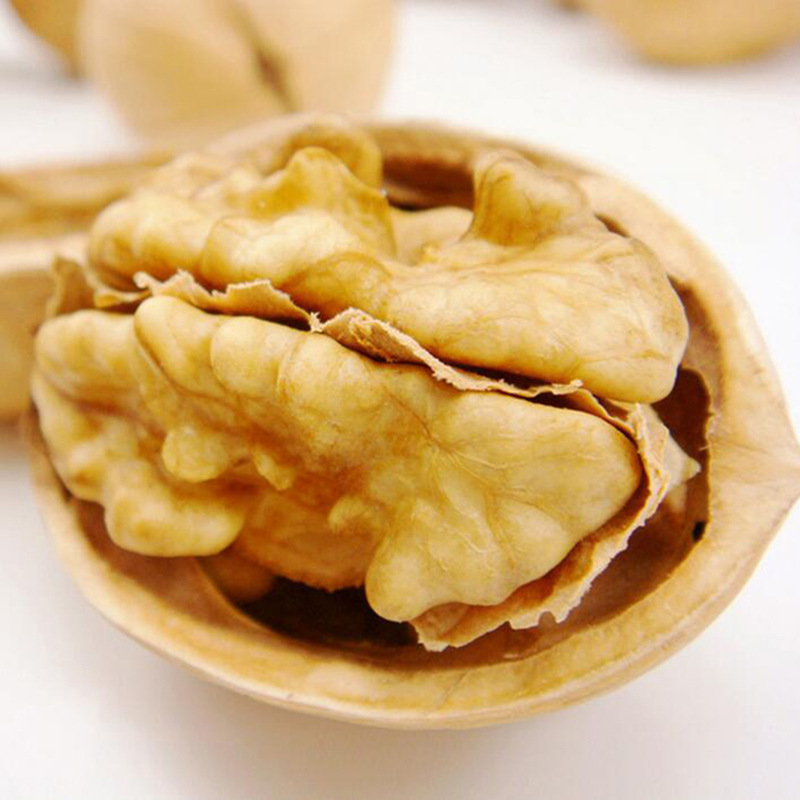 Xinjiang Aksu 185 paper walnut 500 g/bag milk flavor cooked walnut big fruit skin thin hand pinch open wholesale