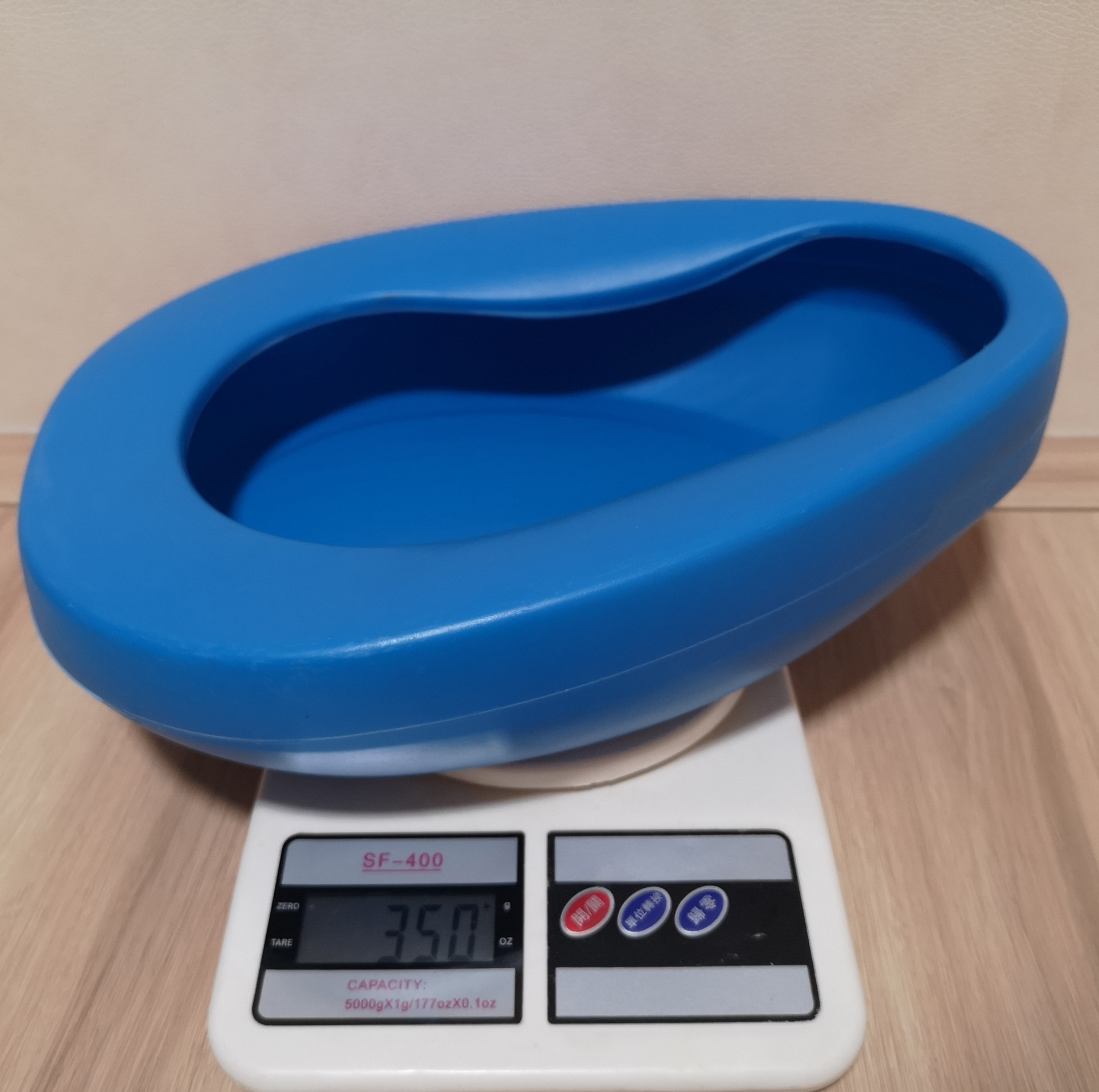 Hospital blow molding thickened blue plastic potty pregnant women maternal elderly patients bed urinal toilet