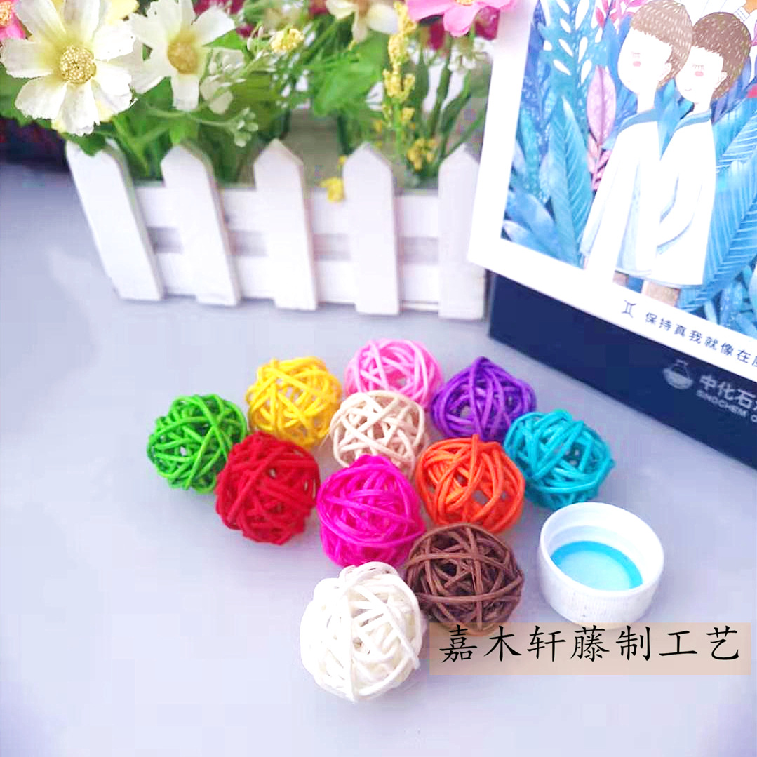 Factory direct 3cm white rattan ball aromatherapy rattan ball kindergarten shopping mall decoration