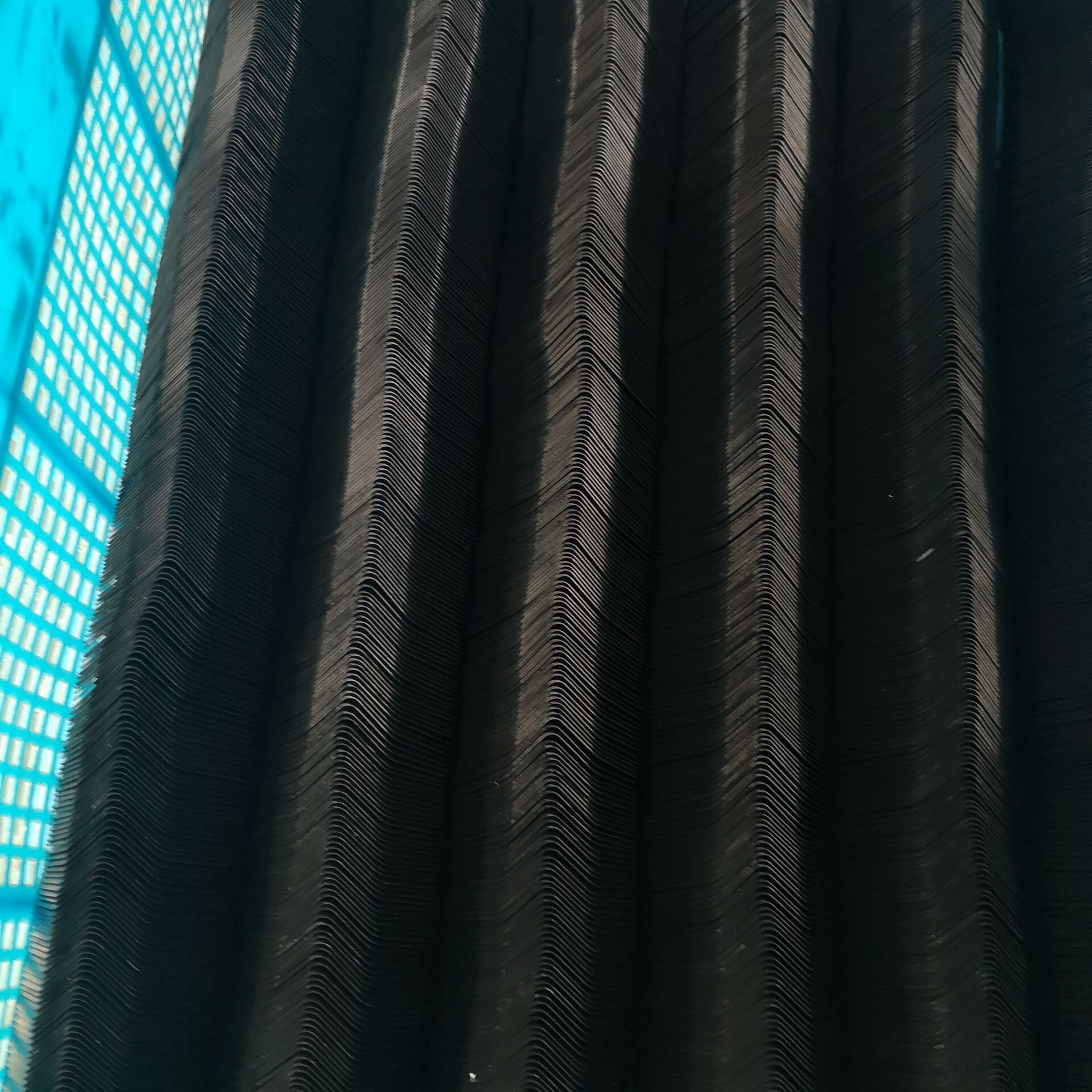 Thickened black 80-type carton corner protection plastic corner protection three-side corner protection carton packaging corner protection plastic right angle