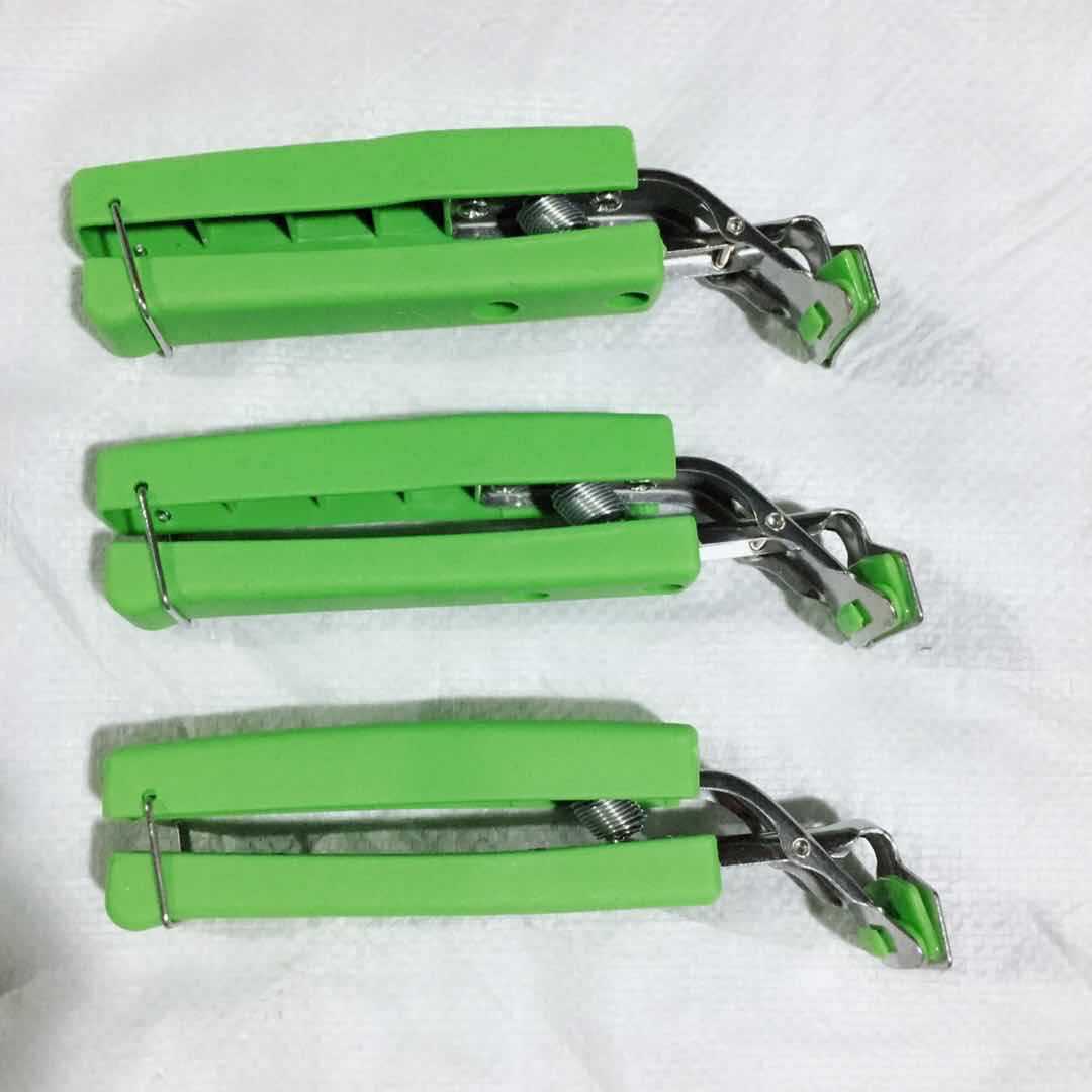 Creative Anti-scald non-slip stainless steel dish clip bowl clip environmentally friendly silicone insulation plate holder household bowl holder