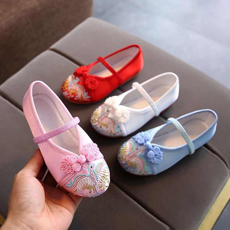 Factory direct children's embroidered shoes Hanfu shoes girls little girls costume baby old Beijing cloth shoes dance shoes