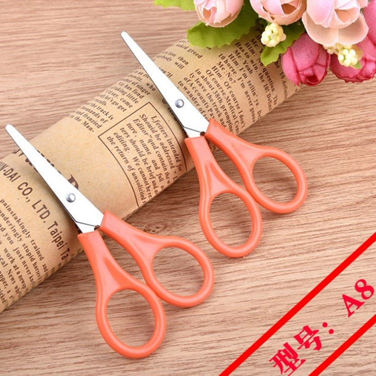 Emergency bag accessories small scissors household sewing bag gauze scissors mini student scissors size 9 * 4.8cm