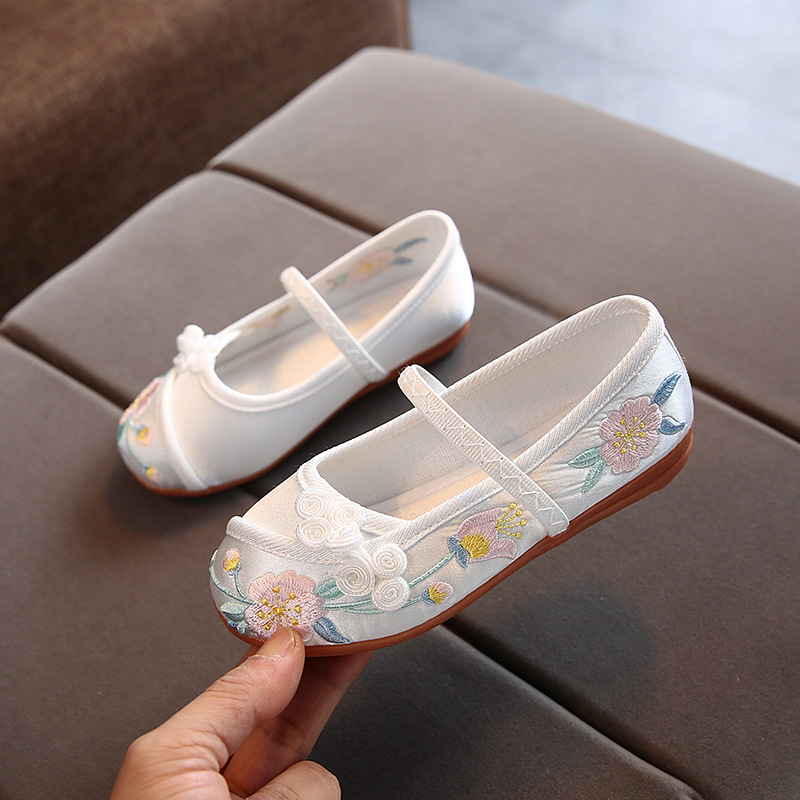 Hanfu Handmade Girl's Embroidered Shoes Children's Old Beijing Cloth Shoes Ethnic Style Student Shoes Dance Shoes