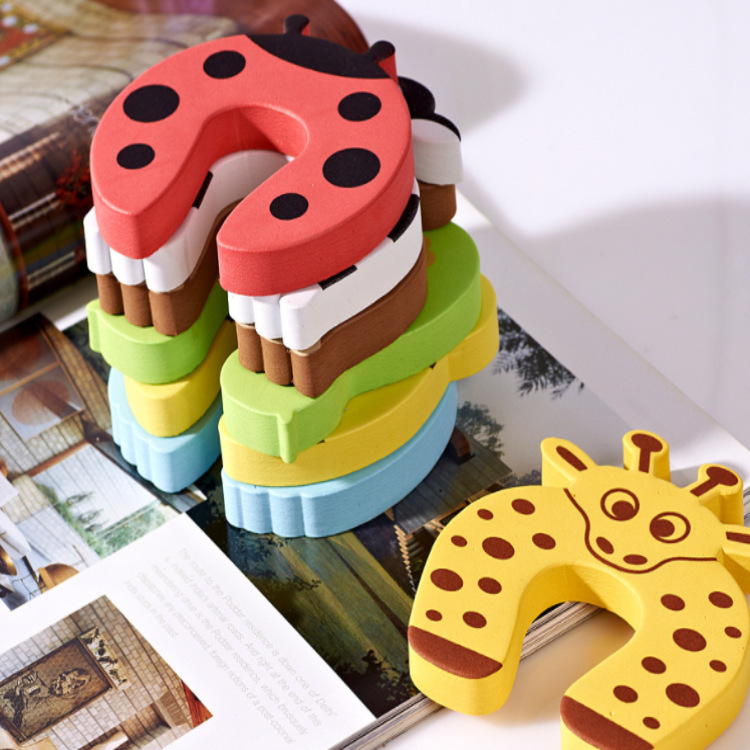 Детская карточка против защемления мультяшный барьер коровы