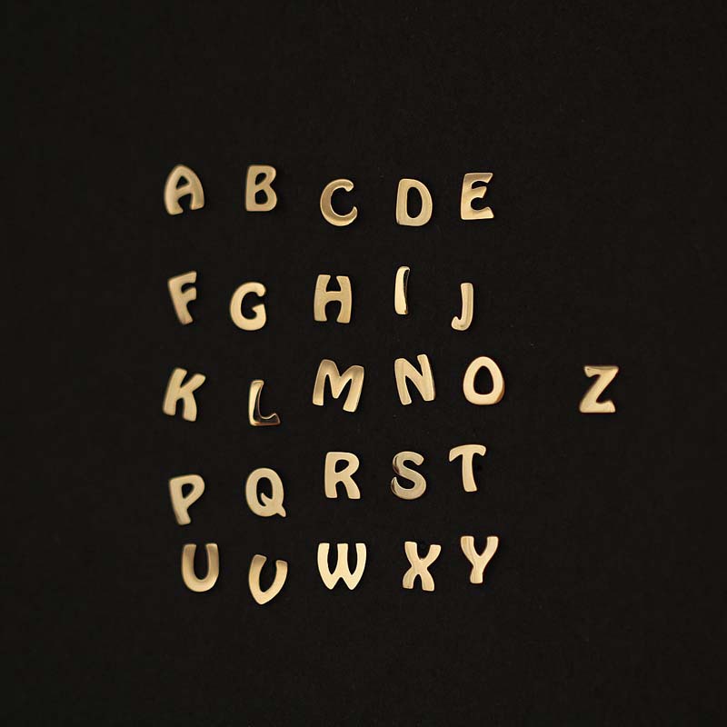 Оптовая продажа серег для пар 14K желтого золота с европейскими и американскими буквами Joker A-Z