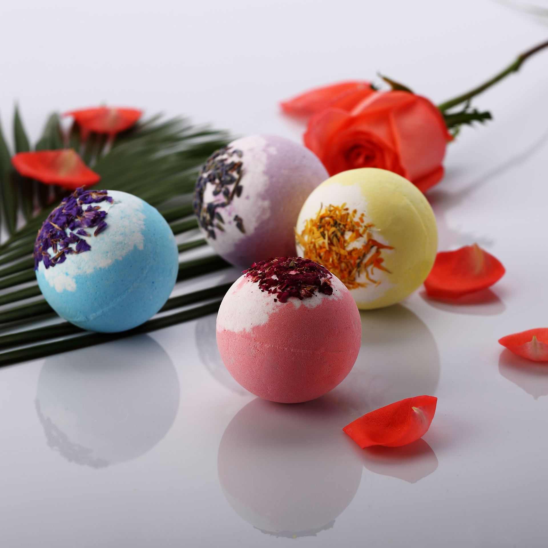 Cross-border dried flower bath salt ball explosion salt bubble bath ball essential oil bath foot ball bubble bomb in stock wholesale