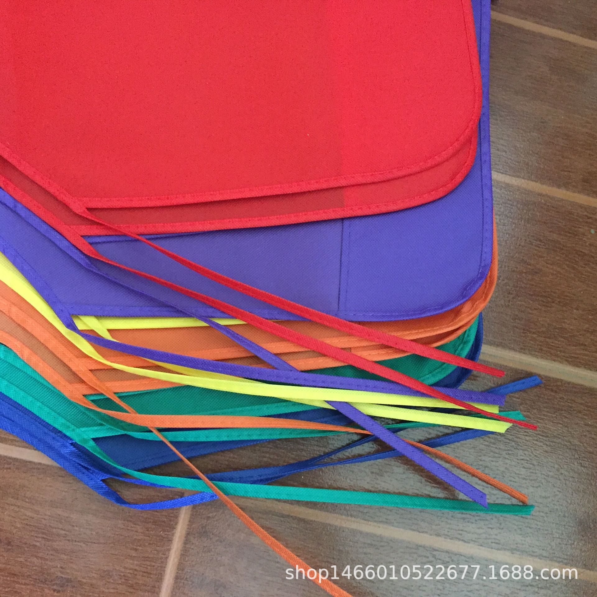 Прямые продажи фабрики нейлоновый фартук для детей, фартук для рисования, детский многоцветный фартук в наличии