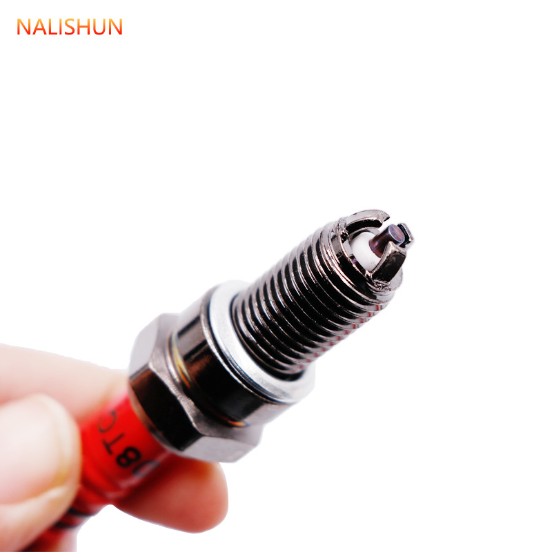 There shun motorcycle spark plug A7TC D8TC 110 125 150 pedal bending beam rider moped universal