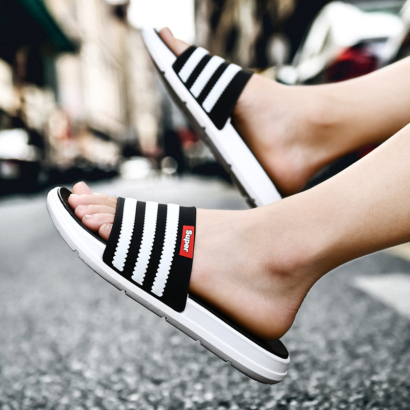 New Couple Thick Bottom Slippers Men's Spring and Summer Indoor and Outdoor Wear Non-slip Soft Bottom Wear-resistant Men's Sandals and Slippers Men's Wholesale