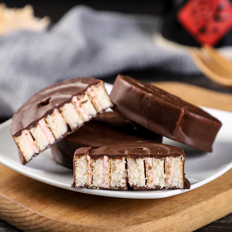 Gole High Roll Cake Chocolate Flavor Strawberry Flavor Cake Bread 25g