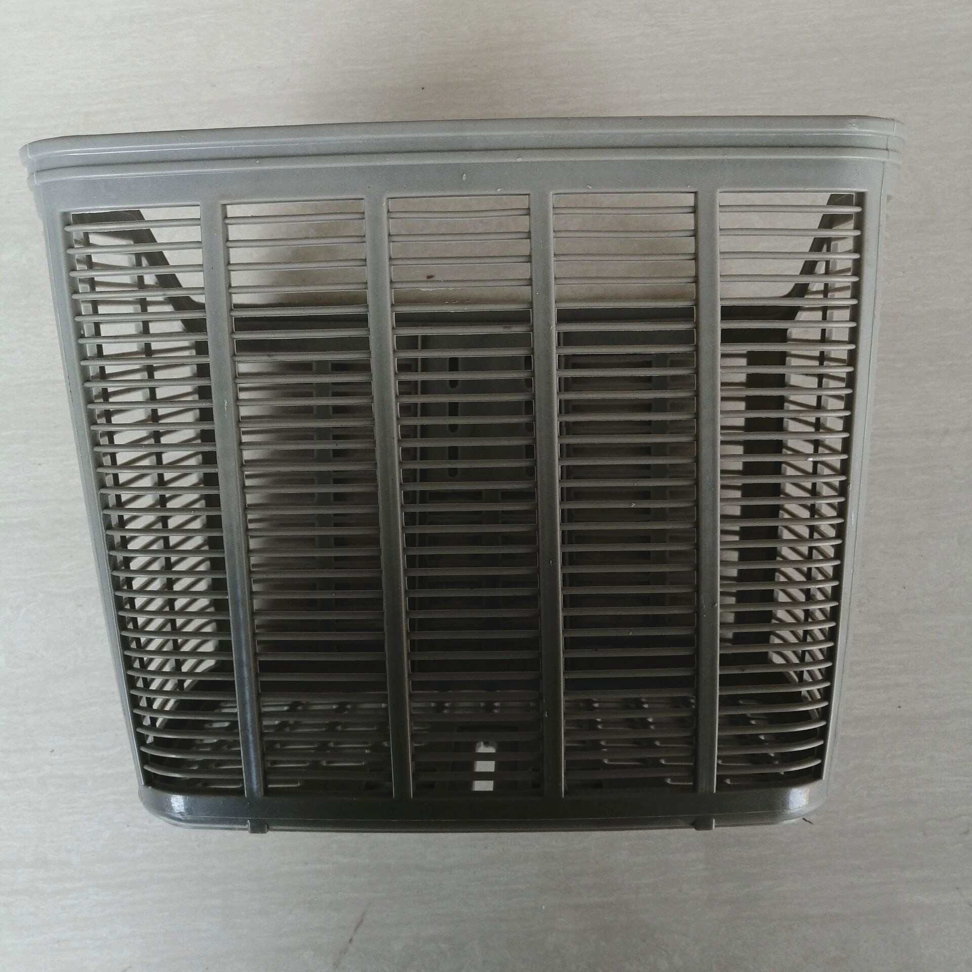 Plastic car basket with lid/basket/Raccoon bicycle basket bicycle electric car plastic car basket