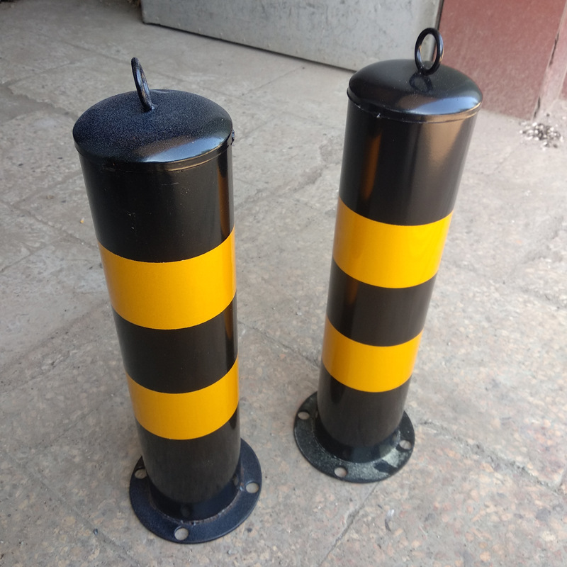 Movable iron anti-collision column parking pile isolation barricade warning pile steel pipe warning column