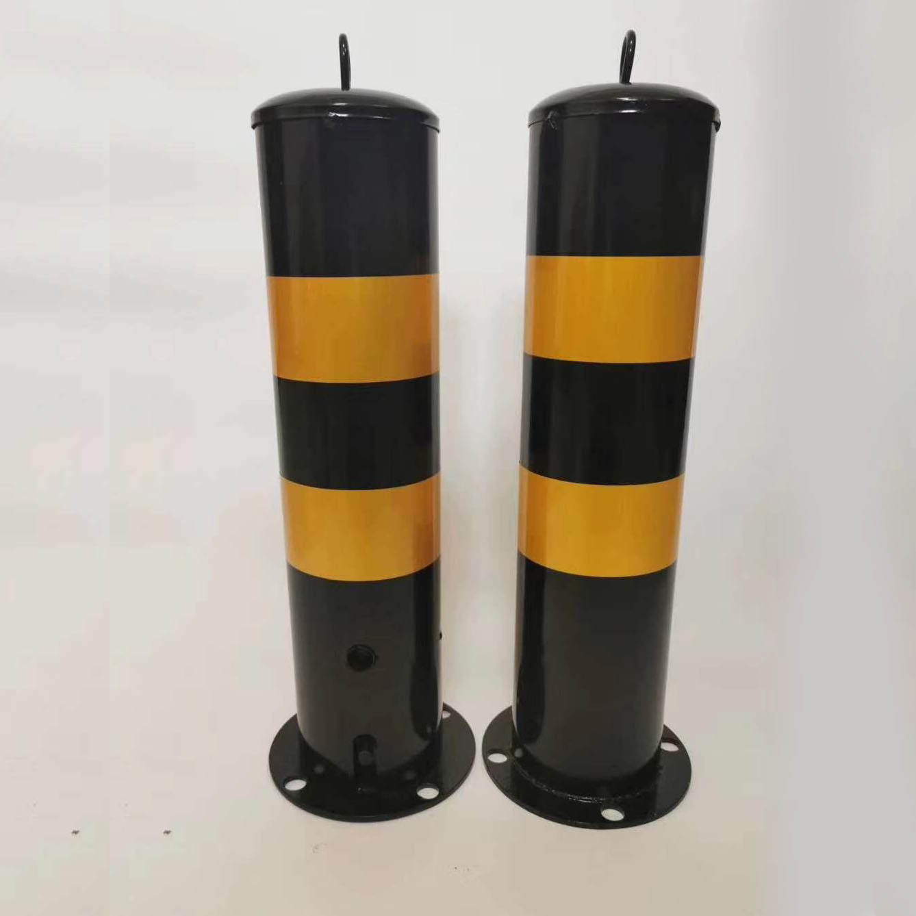 Movable iron anti-collision column parking pile isolation barricade warning pile steel pipe warning column