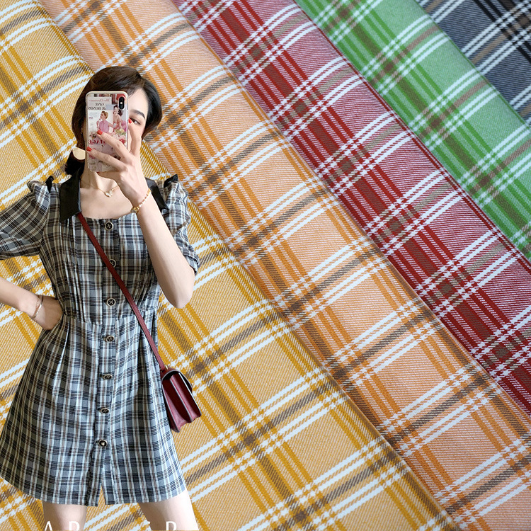 Ткань с клетчатым узором для женских платьев и осенних костюмов