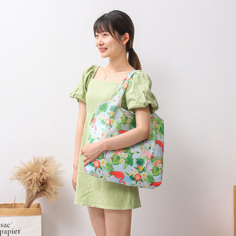 Hot spot large foldable flower cloth square bag supermarket portable shopping bag foldable gift bag wholesale