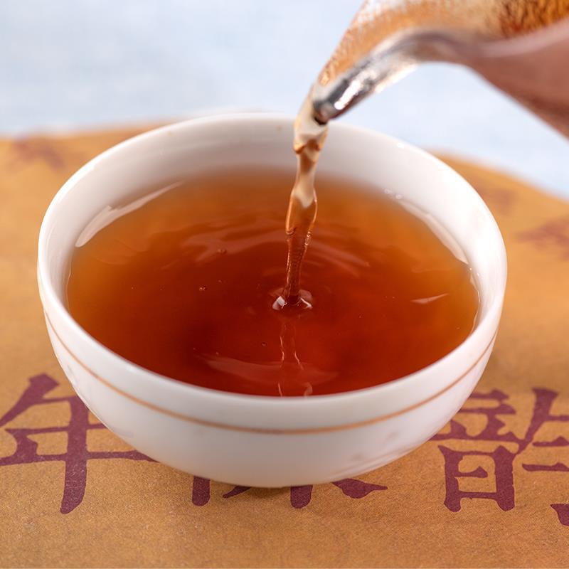 Wholesale Yunnan Pu'Er Tea Ripe Tea Eight-Year Aged Pu'Er Tea Cake Pu'Er Menghai Yunnan Seven Sons Cake Tea