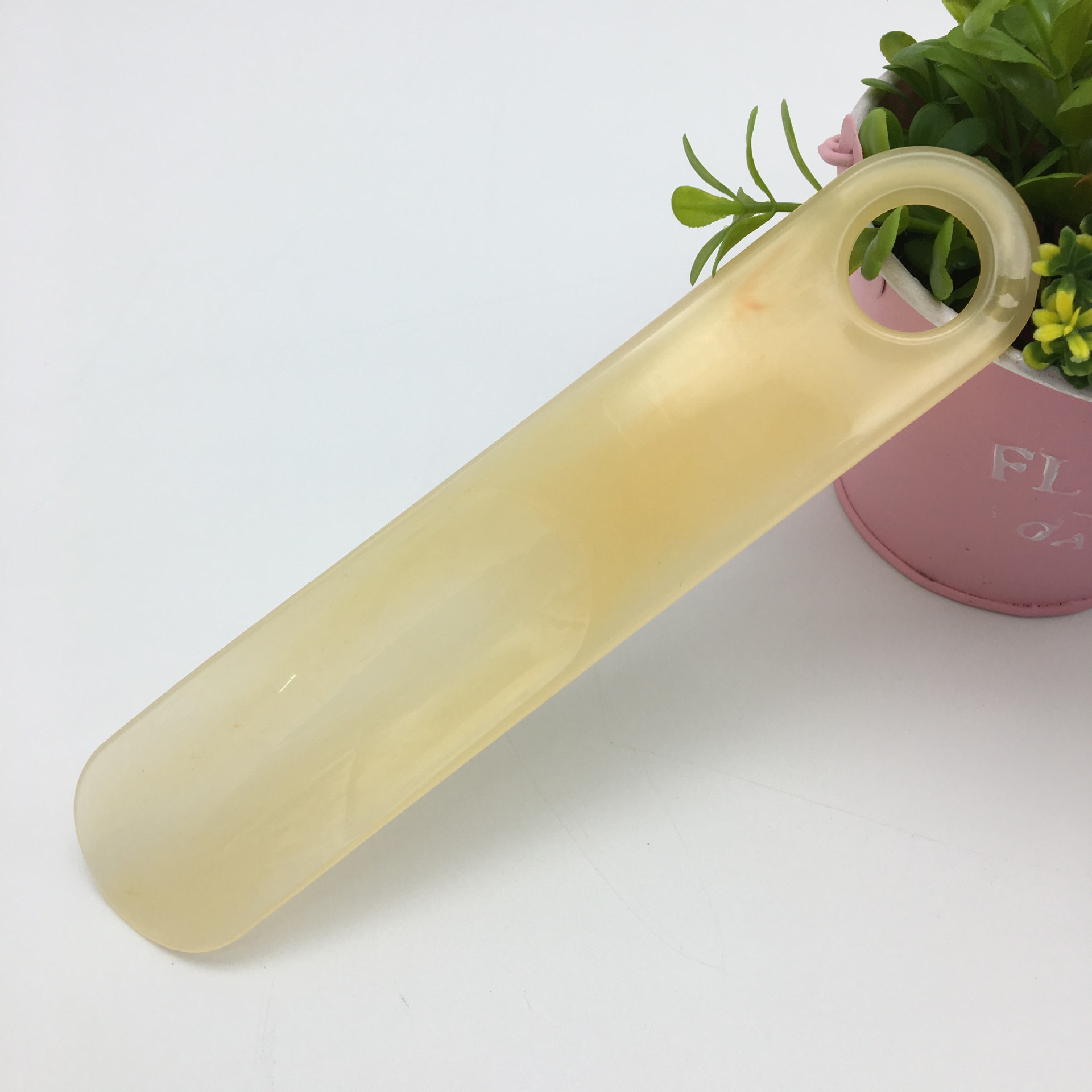 Wholesale folding plastic shoehorn portable shoehorn pure practical translucent fluid pattern small shoehorn