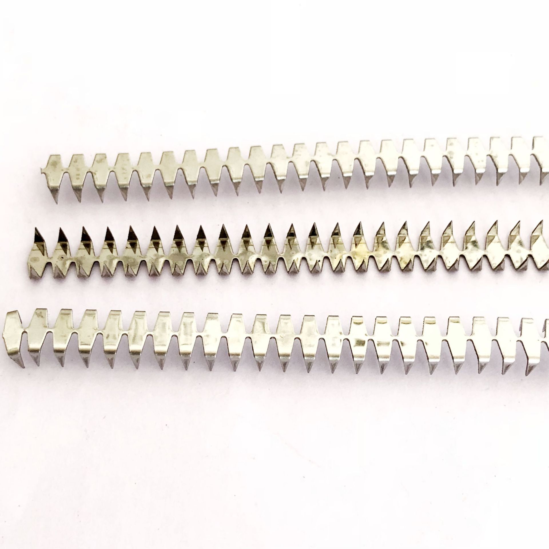 Manufacturer Supplies 9.5mm Claw Nail Claw Chain with Stainless Iron and Claw Chain with Claw Nails