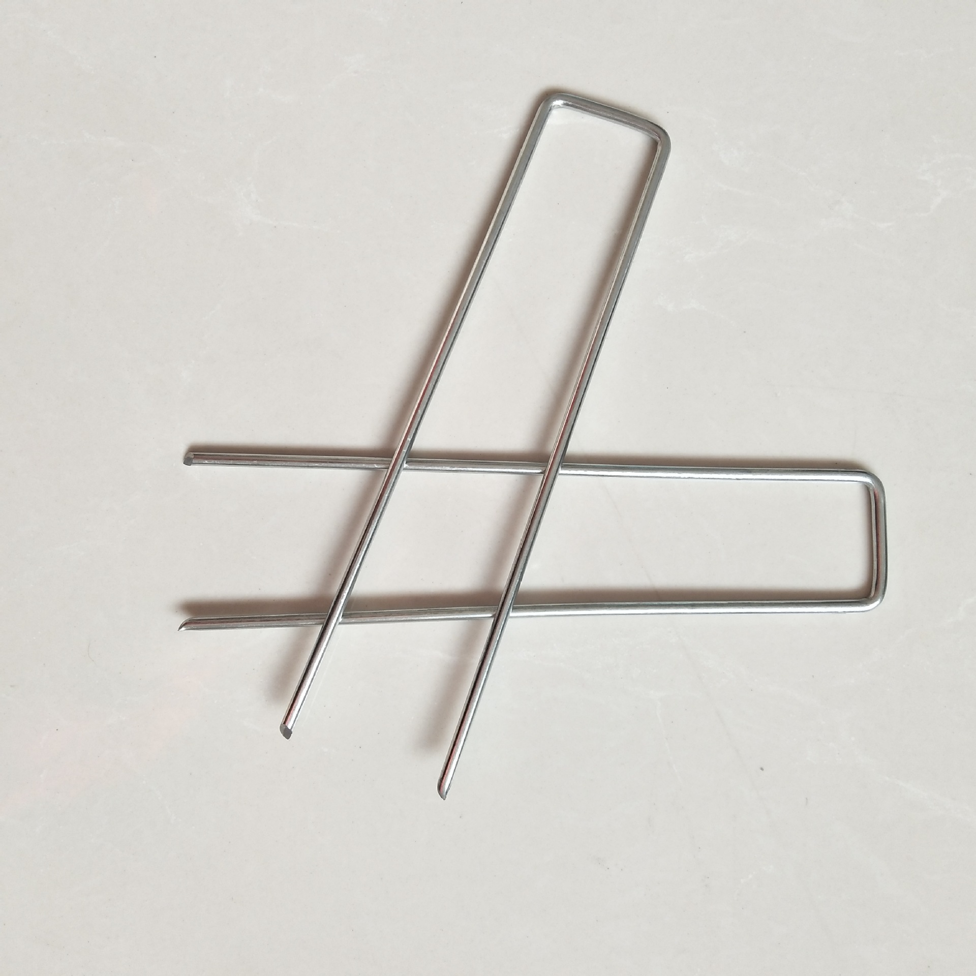 Galvanized U-Shaped Ground Staples for Securing Greenhouse Mulch Film, Anti-Grass Cloth Staples for Gardening, 15cm Long Gardening Staples